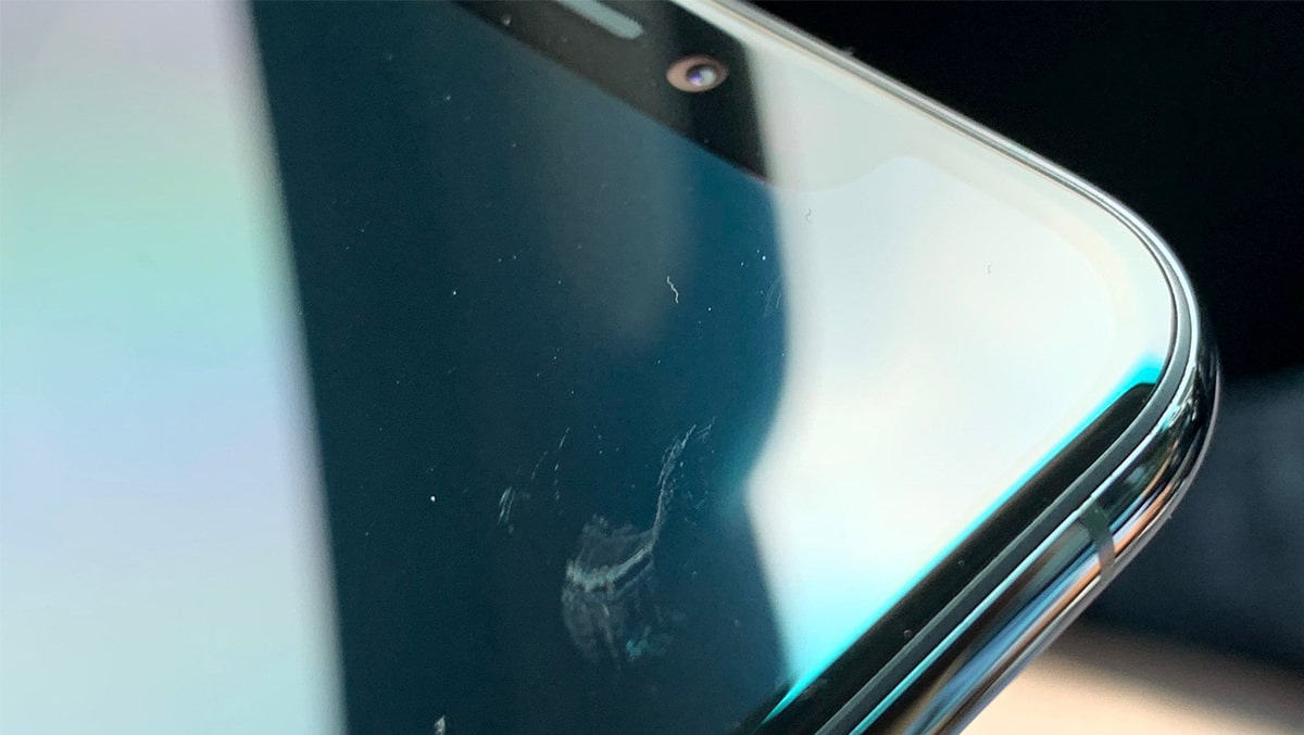 Cách làm mờ vết xước trên màn hình điện thoại iPhone ngay tại nhà cực hiệu quả