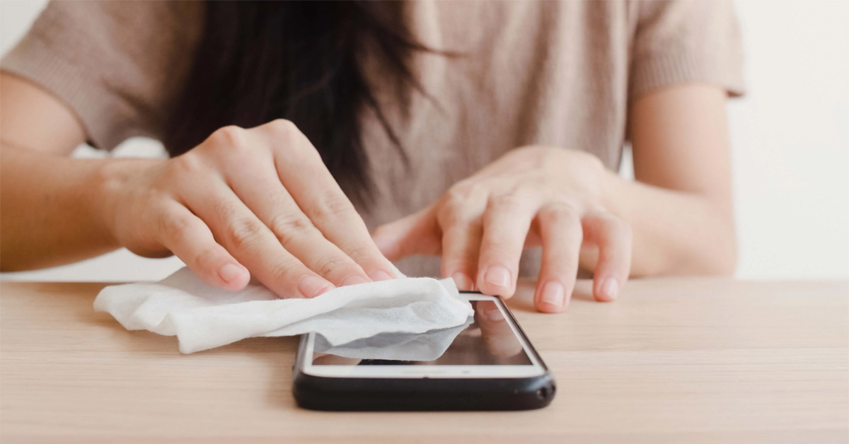 Cách vệ sinh điện thoại iPhone đúng quy trình, chăm sóc và bảo quản điện thoại